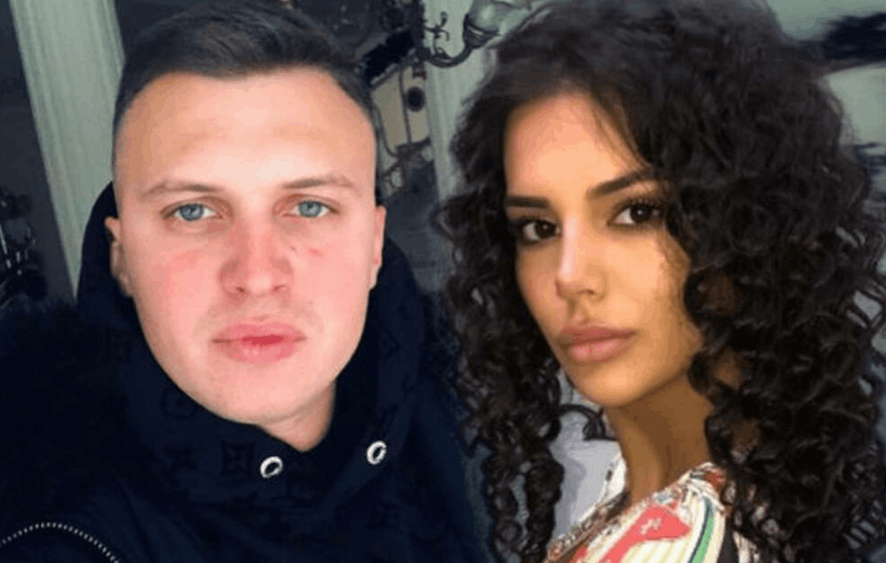 STEFAN I JOVANA SE FOTKALI U KUPATILU : Oboje samo u DONJEM VEŠU! (FOTO)